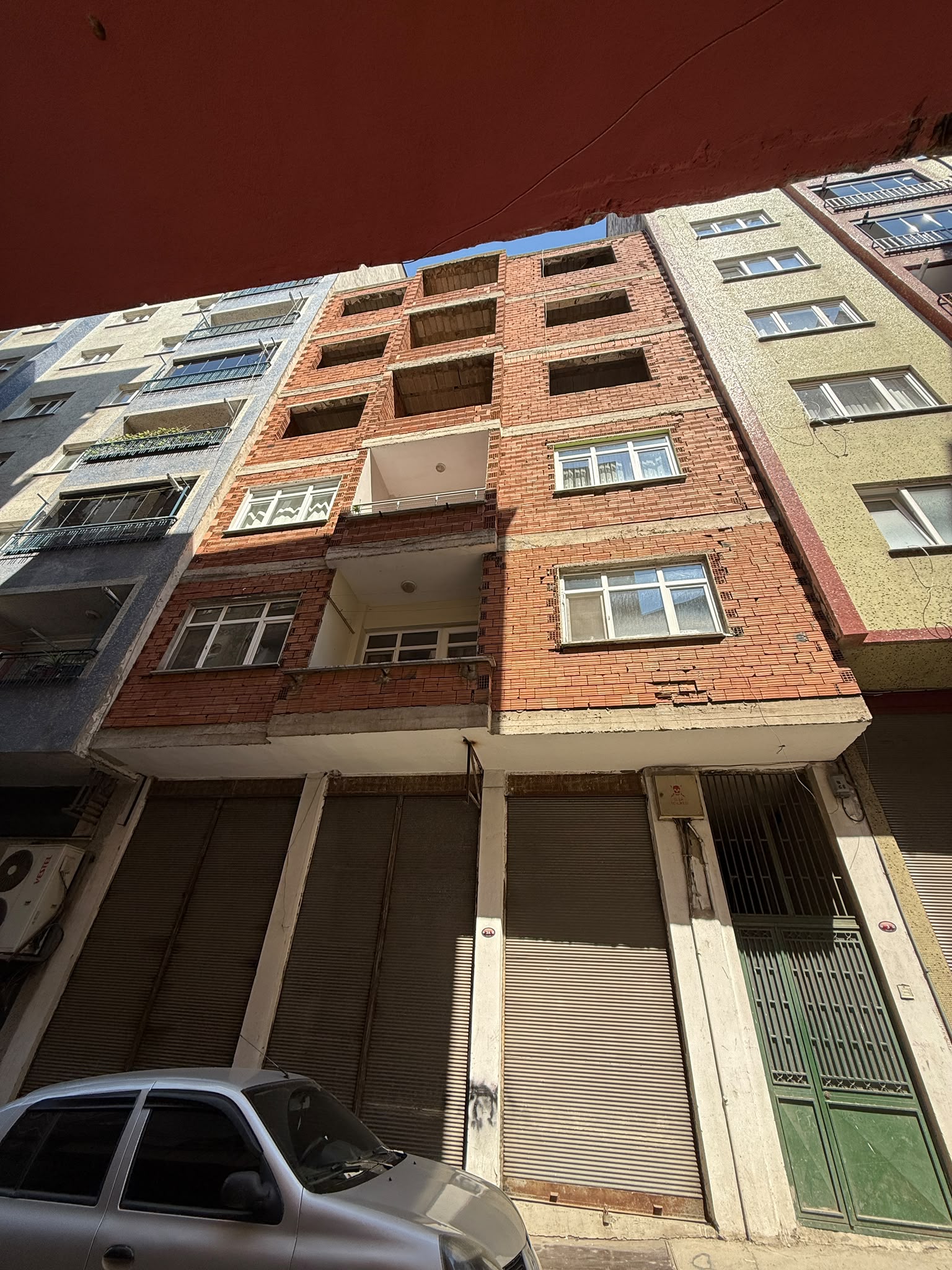 AKÇAABAT DÜRBİNAR APARTMAN